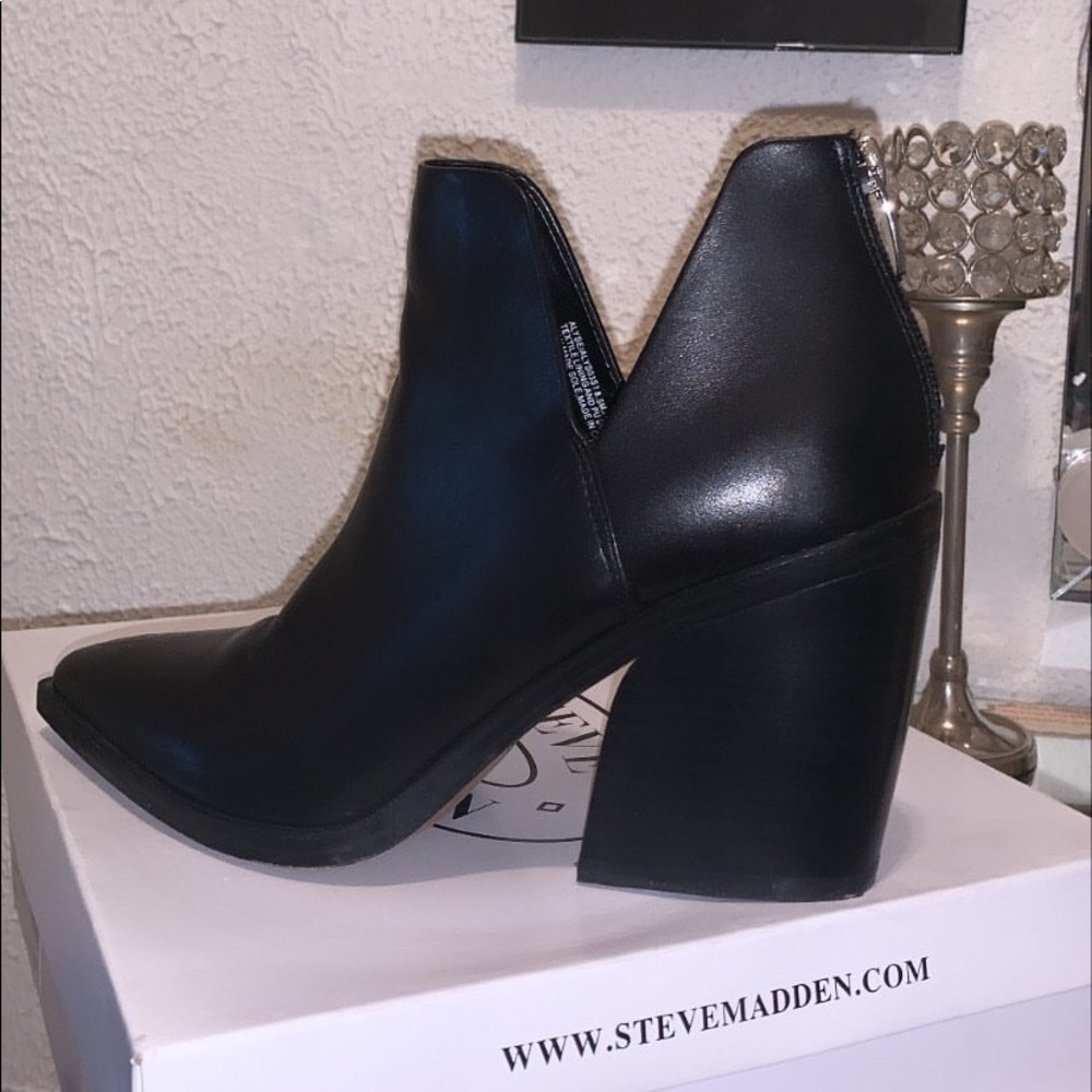 Black leather Alyse Bootie
